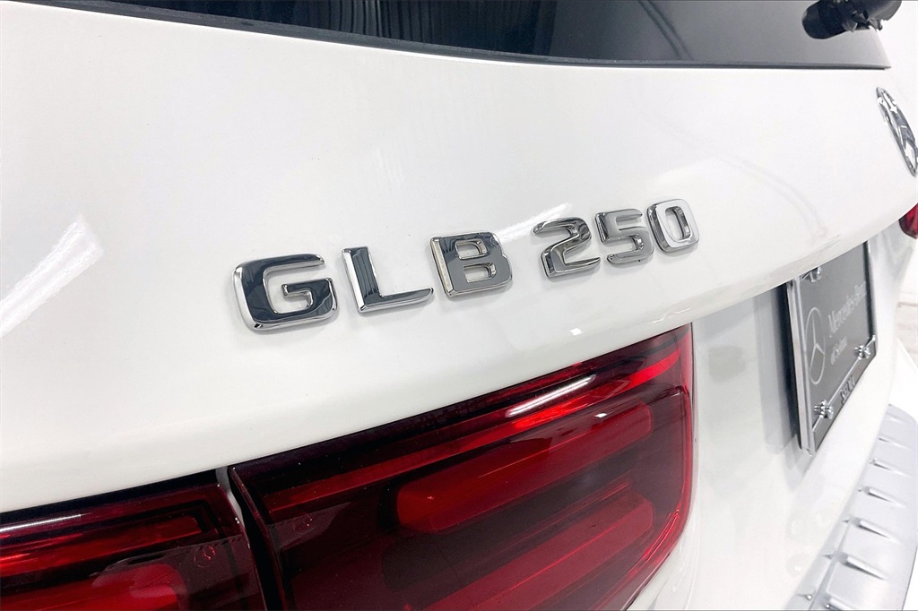 2025 Mercedes Benz GLB 250 photo 15