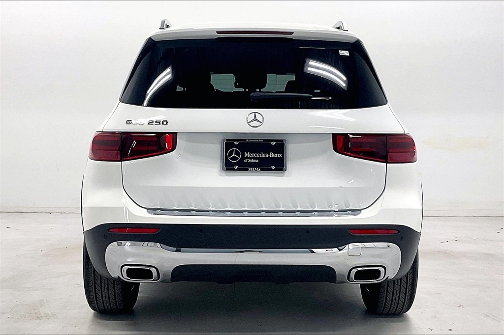 2025 Mercedes Benz GLB 250 photo 4