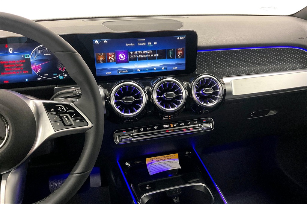 2025 Mercedes Benz GLB 250 photo 6