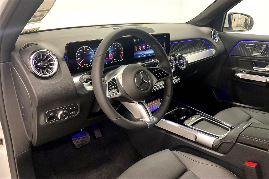 2025 Mercedes Benz GLB 250 photo 8