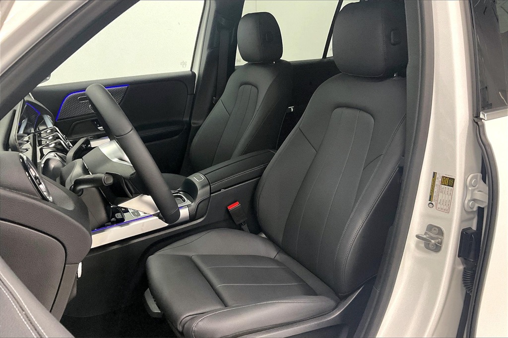 2025 Mercedes Benz GLB 250 photo 9