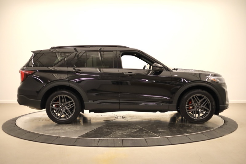 Used 2025 Ford Explorer SUV