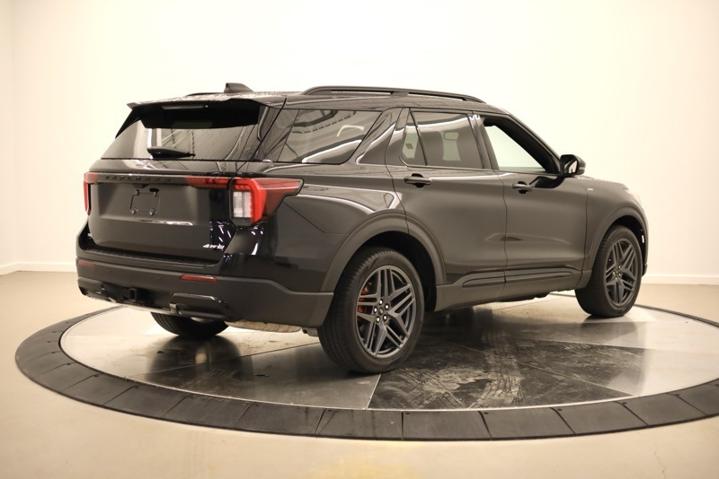 Used 2025 Ford Explorer SUV