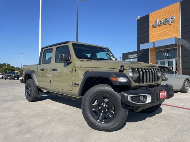 2025 Jeep Gladiator Sport's photo