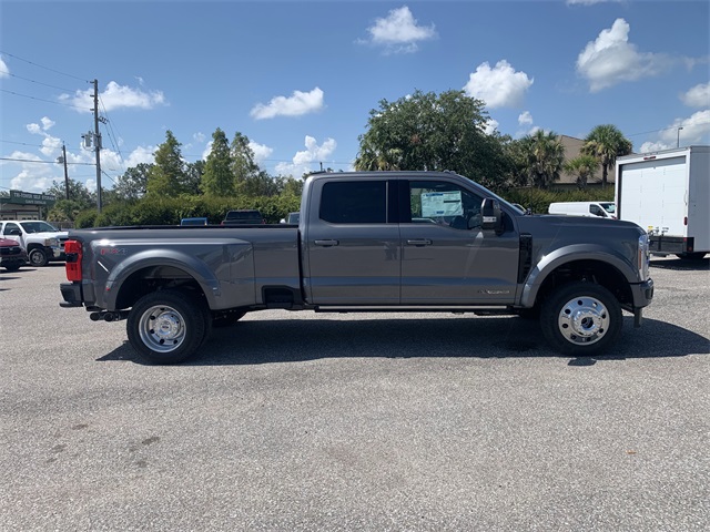 2025 Carbonized Gray Metallic Ford Super Duty F-450 DRW Platinum 4X4 Truck