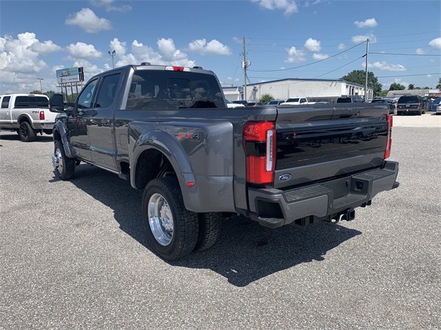 2025 Carbonized Gray Metallic Ford Super Duty F-450 DRW Platinum 4X4 Truck