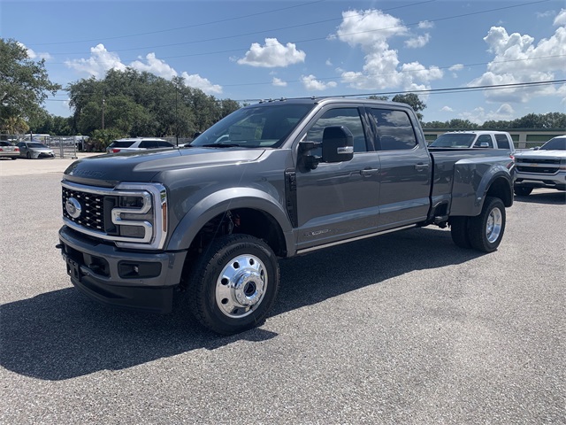 2025 Carbonized Gray Metallic Ford Super Duty F-450 DRW Platinum 4X4 Truck