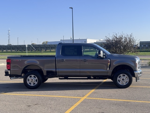 2026 Ford Super Duty F-350 SRW XLT