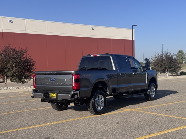 2026 Ford Super Duty F-350 SRW XLT