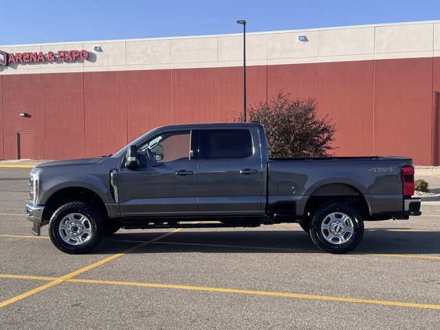 2026 Ford Super Duty F-350 SRW XLT