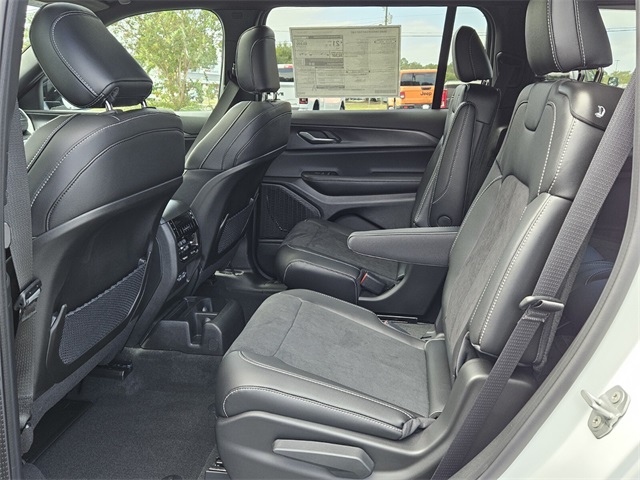 2025 Jeep Grand Cherokee L Altitude X 4x2