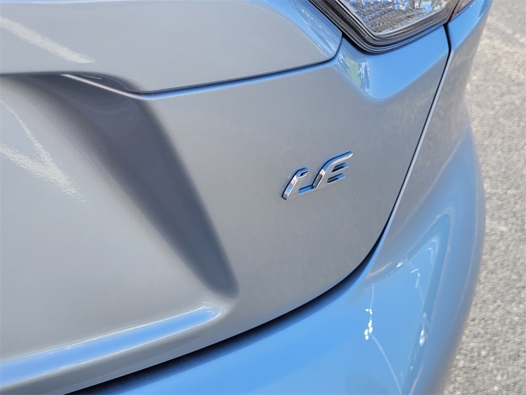2025 Toyota Corolla LE photo 10