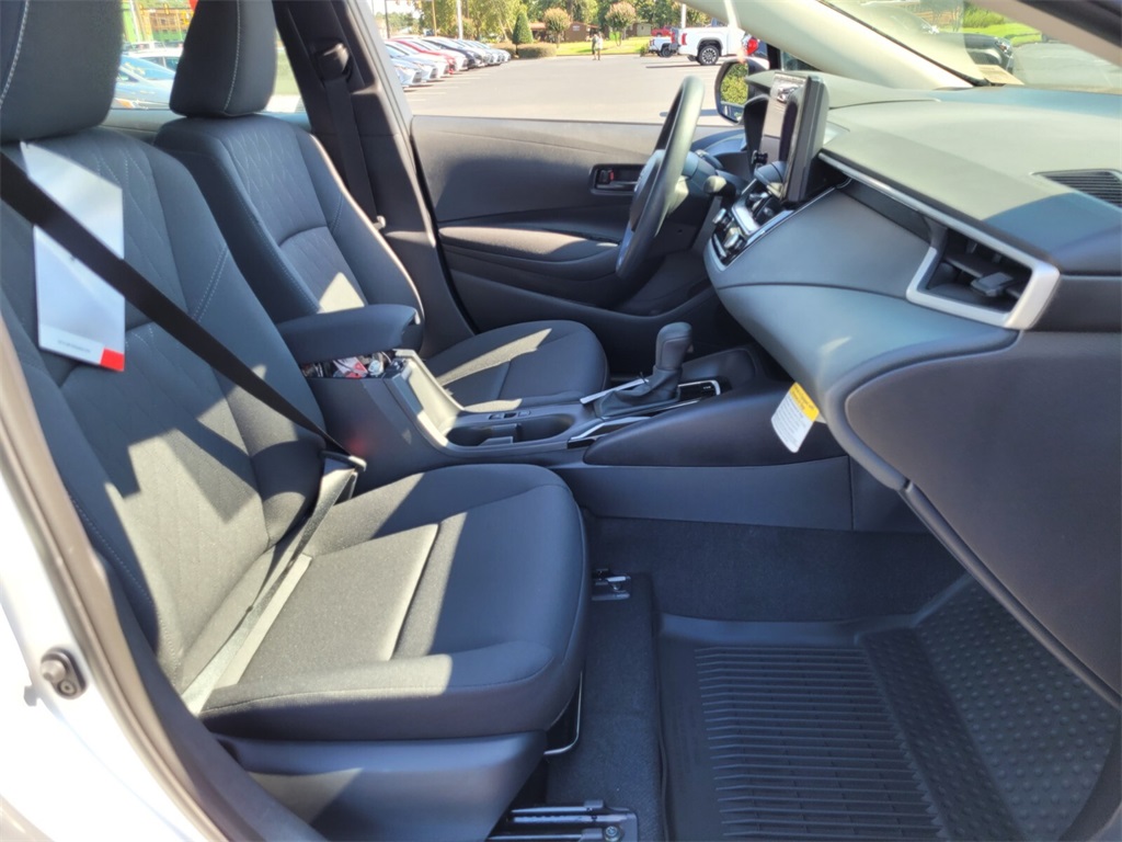 2025 Toyota Corolla LE photo 14
