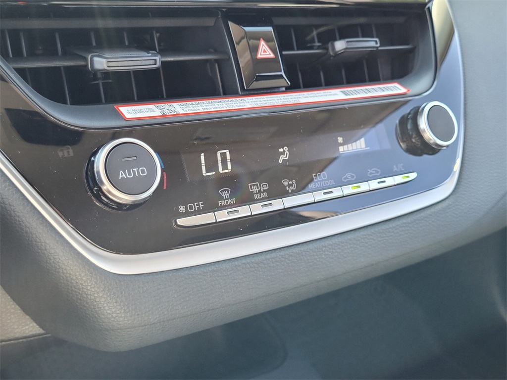 2025 Toyota Corolla LE photo 19