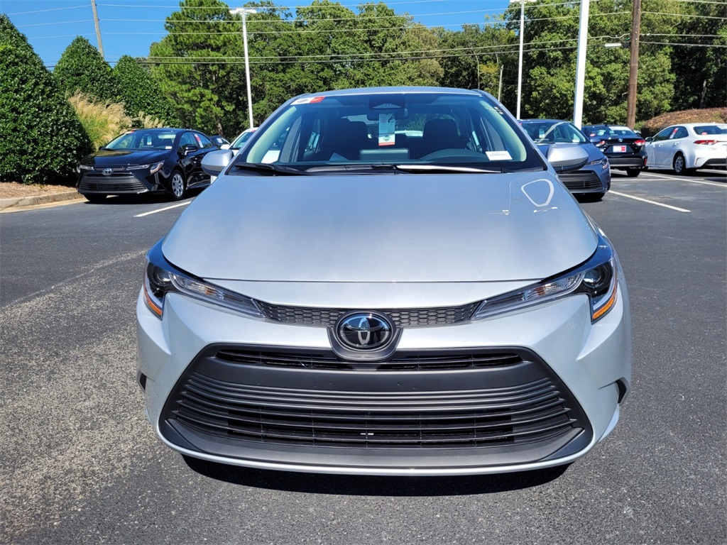 2025 Toyota Corolla LE photo 2