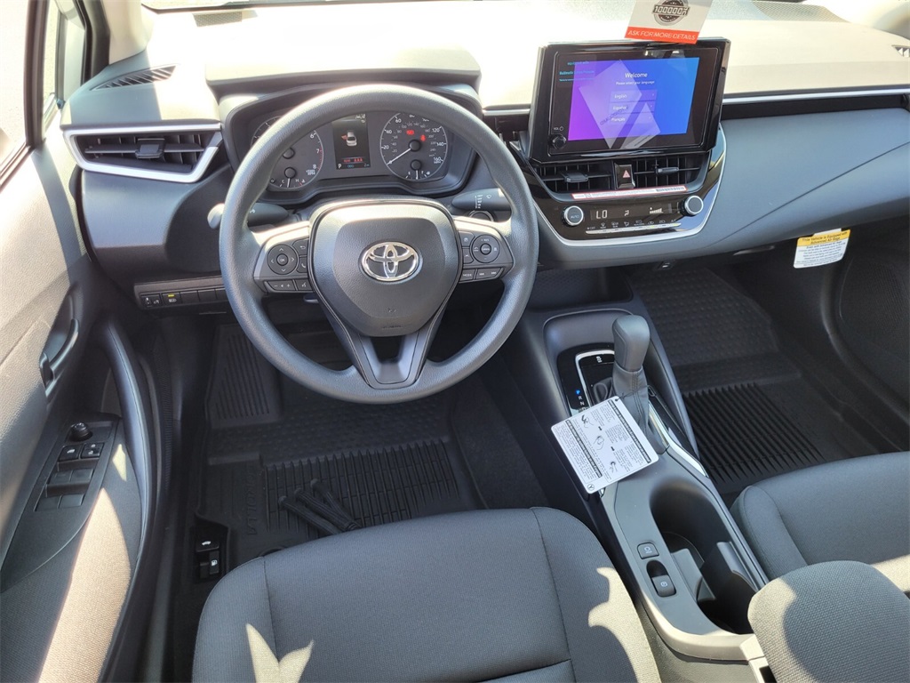 2025 Toyota Corolla LE photo 6