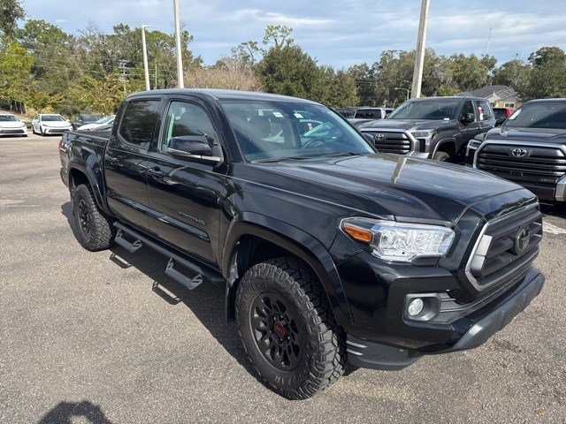 2022 Toyota Tacoma SR5's photo