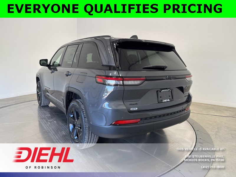 2025 Jeep Grand Cherokee Limited photo 2