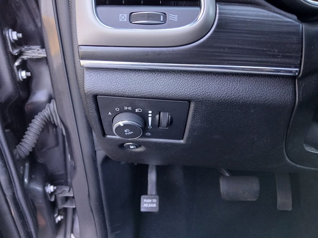 2020 Jeep Grand Cherokee Limited photo 4