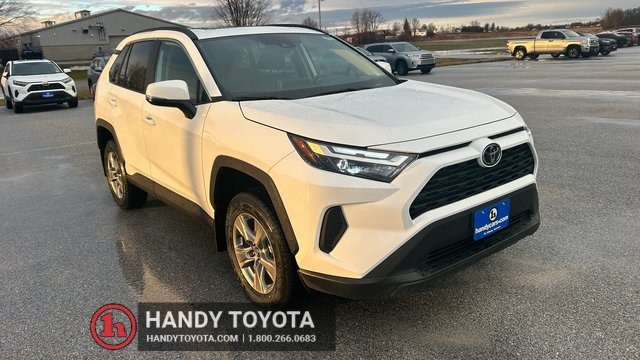 2025 Toyota RAV4 XLE's photo
