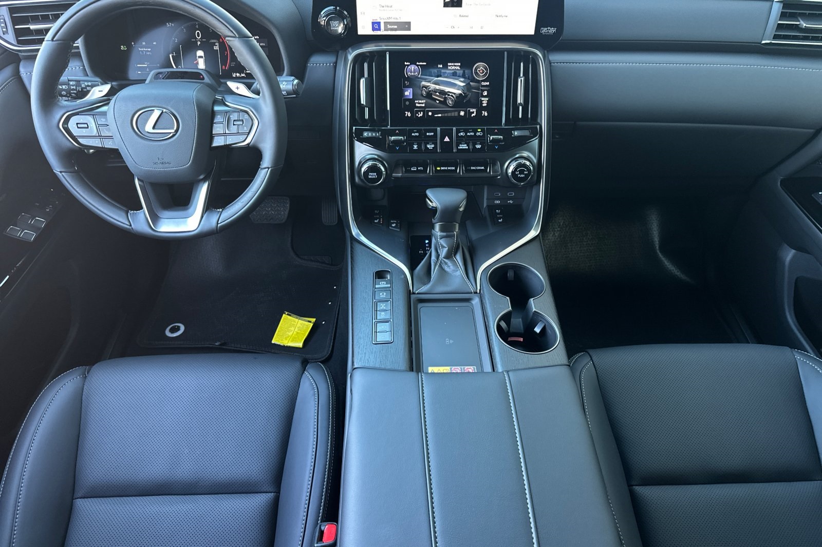 2025 Lexus LX 600 Luxury photo 10
