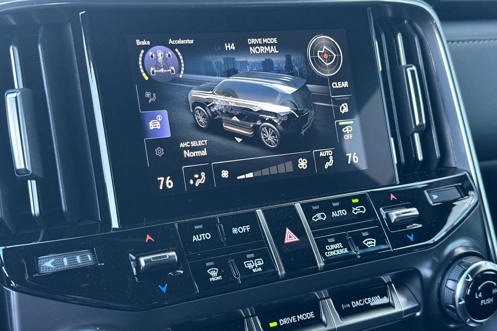 2025 Lexus LX 600 Luxury photo 17