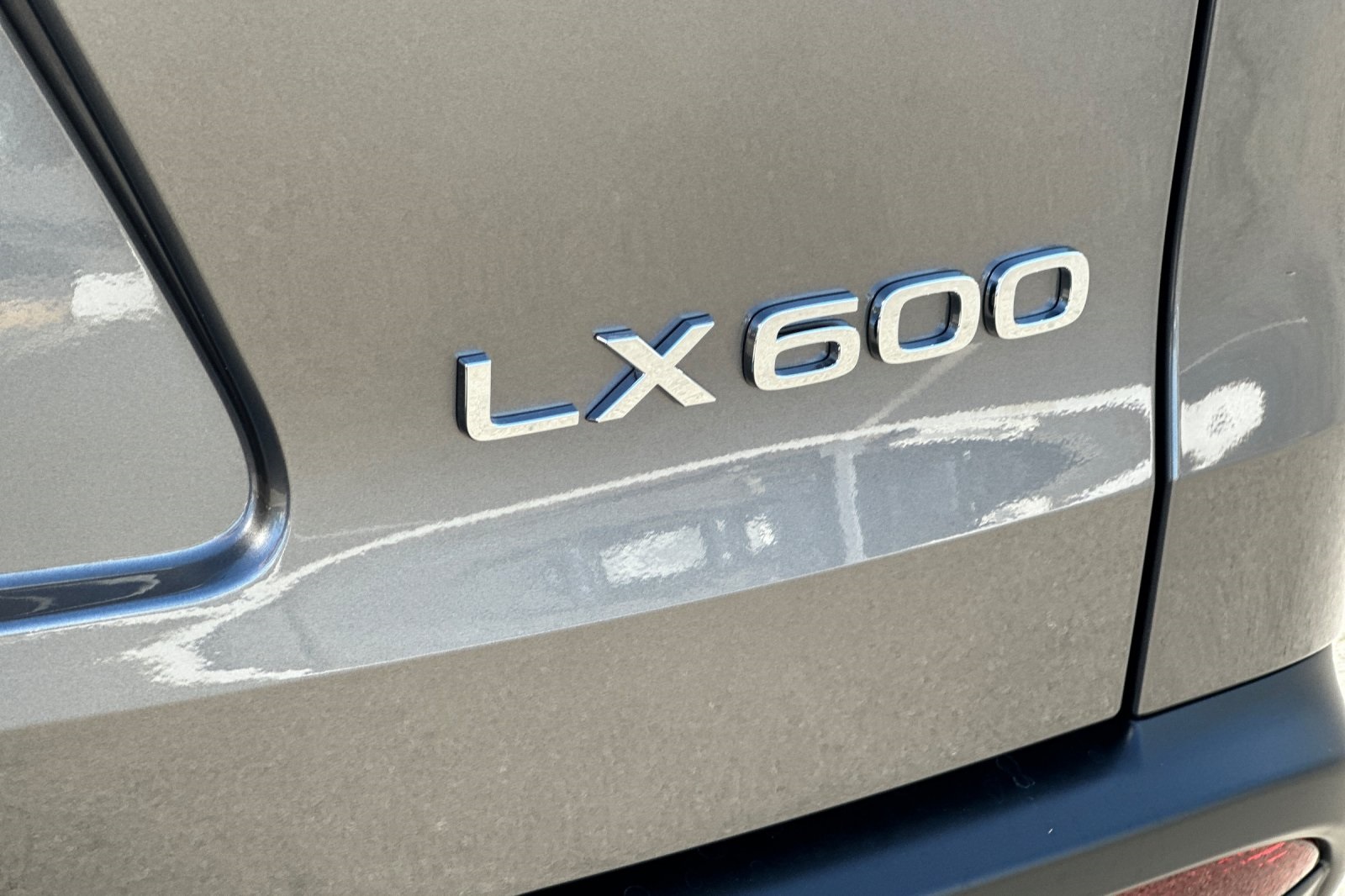 2025 Lexus LX 600 Luxury photo 20