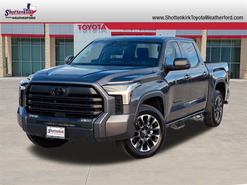 2024 Toyota Tundra SR5's photo