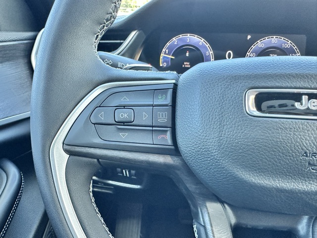2025 Baltic Gray Metallic Clearcoat Jeep Grand Cherokee Limited 4X4 SUV