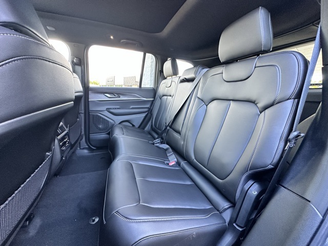 2025 Baltic Gray Metallic Clearcoat Jeep Grand Cherokee Limited 4X4 SUV