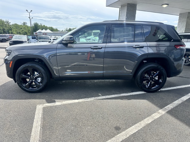 2025 Baltic Gray Metallic Clearcoat Jeep Grand Cherokee Limited 4X4 SUV