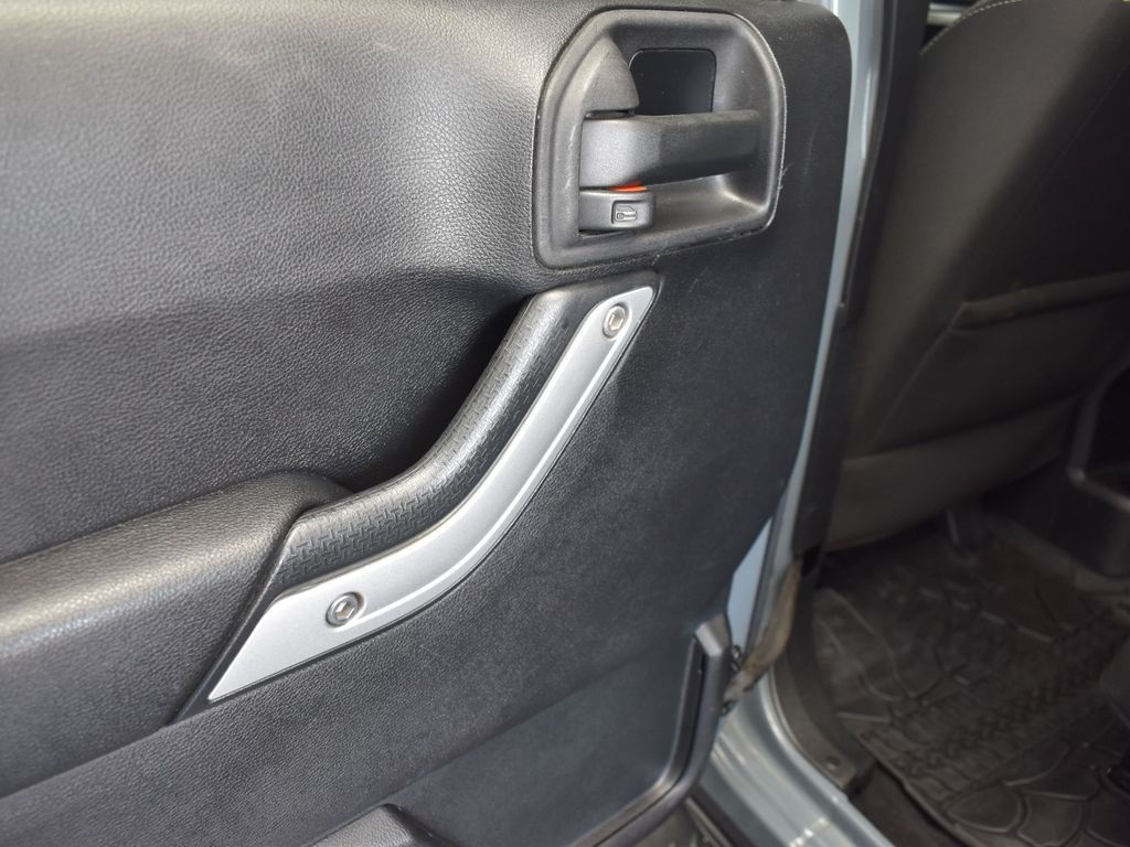 2015 Anvil Clear Coat Jeep Wrangler Unlimited Unlimited Rubicon 4X4 SUV