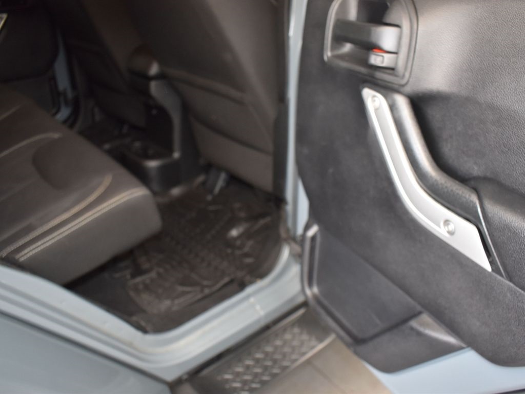 2015 Anvil Clear Coat Jeep Wrangler Unlimited Unlimited Rubicon 4X4 SUV