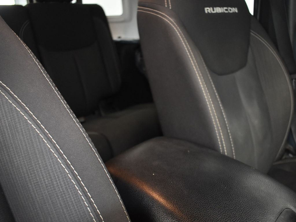 2015 Anvil Clear Coat Jeep Wrangler Unlimited Unlimited Rubicon 4X4 SUV