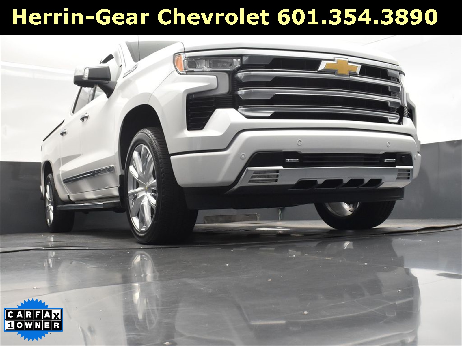 2024 Iridescent Pearl Tricoat Chevrolet Silverado 1500 High Country 4X4 Truck