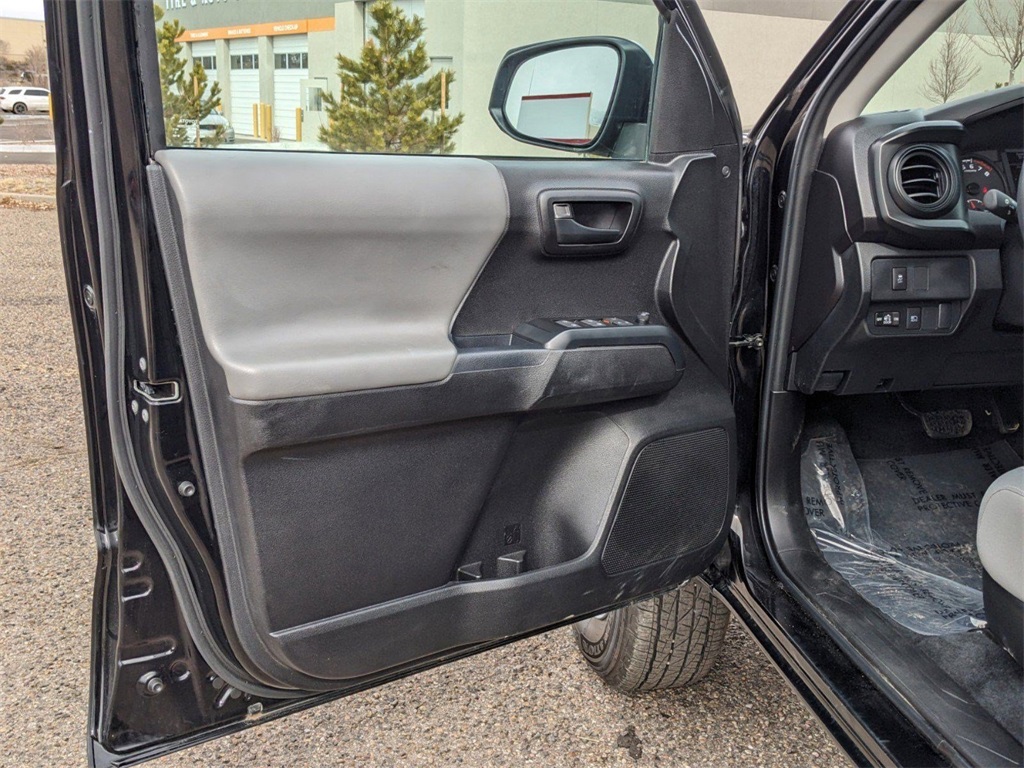 2023 Toyota Tacoma SR 4x4 photo 11
