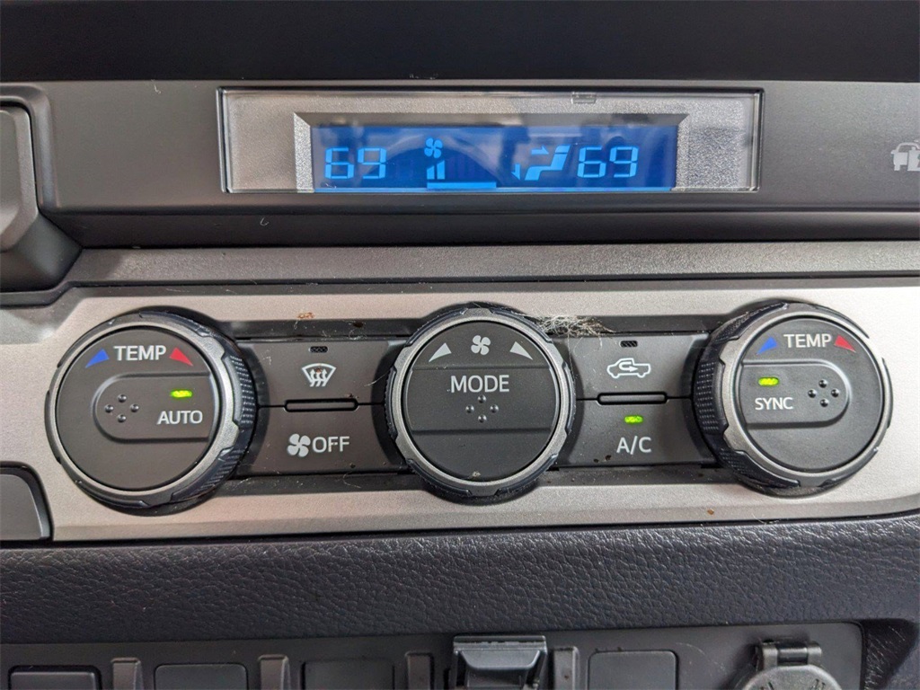 2023 Toyota Tacoma SR 4x4 photo 18