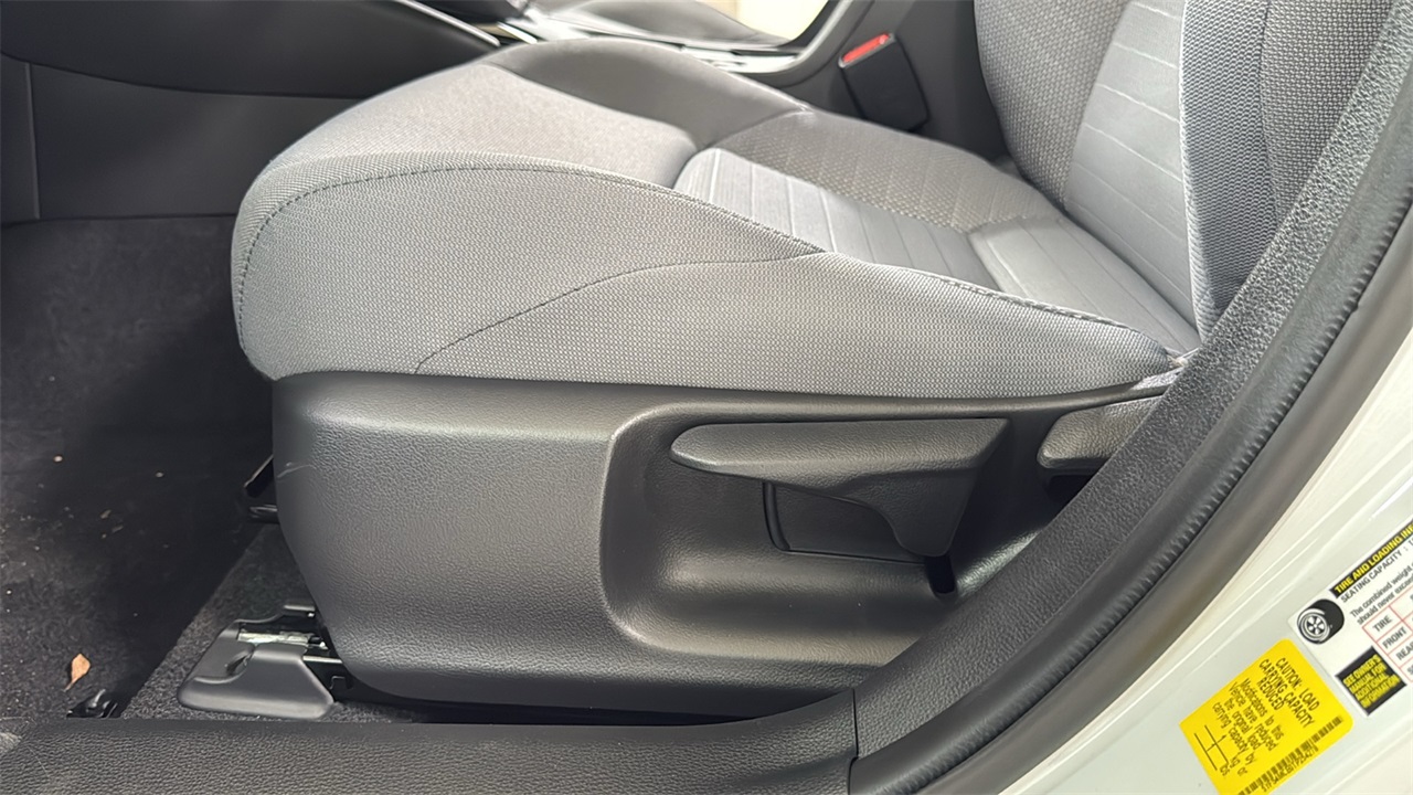 2026 Toyota Corolla SE photo 14