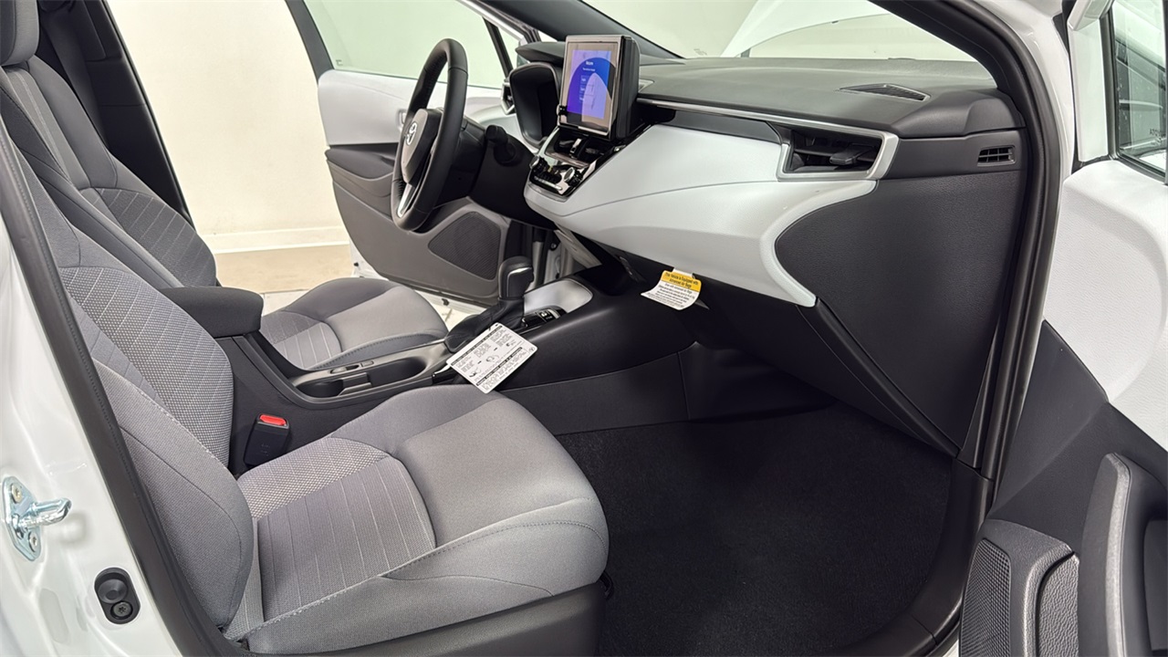 2026 Toyota Corolla SE photo 18