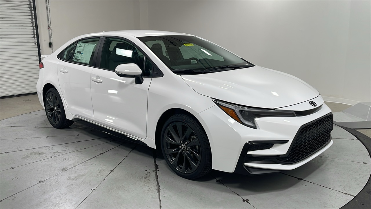 2026 Toyota Corolla SE photo 3