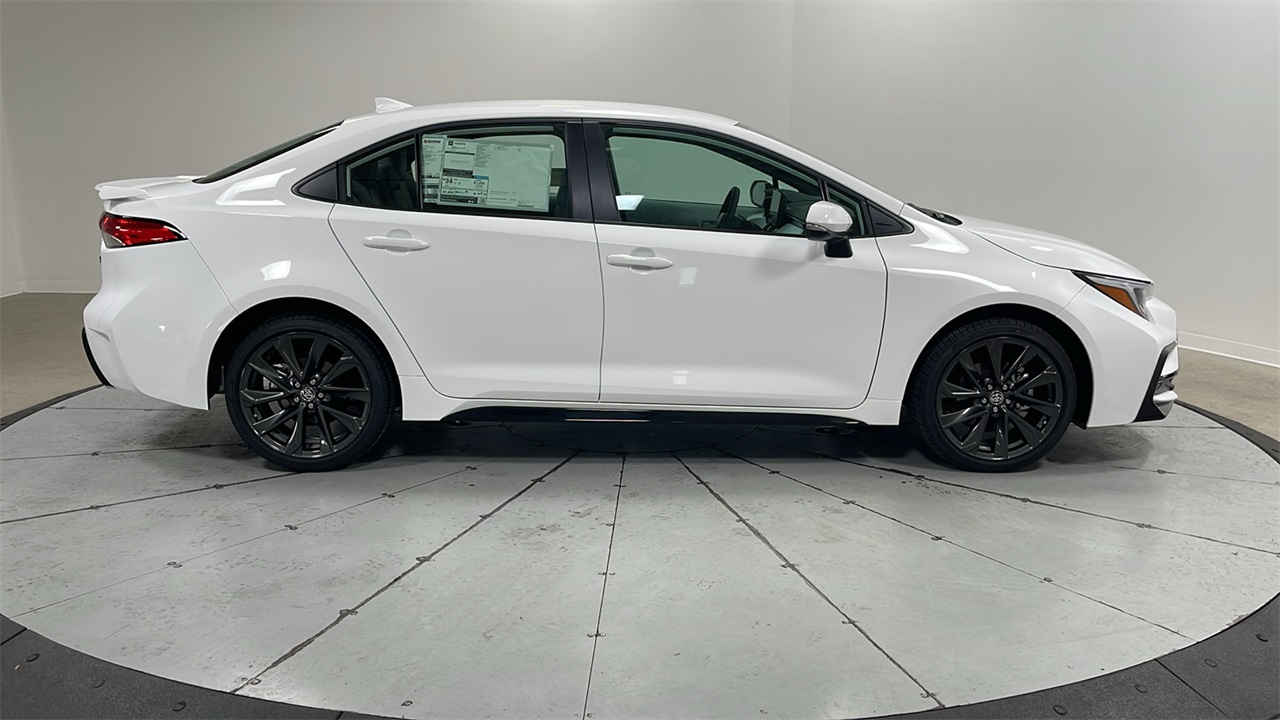 2026 Toyota Corolla SE photo 6