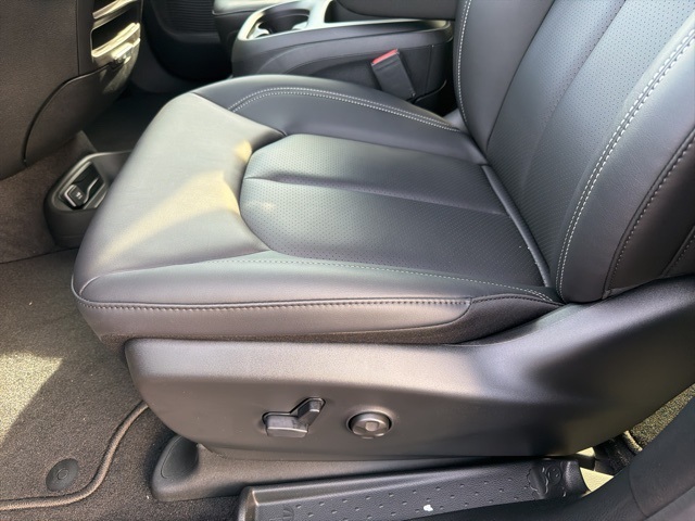 2026 Chrysler Pacifica photo 10