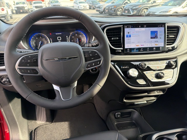 2026 Chrysler Pacifica photo 11