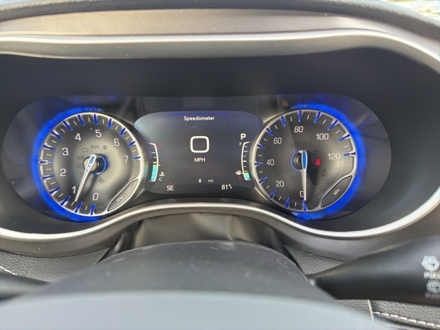 2026 Chrysler Pacifica photo 12