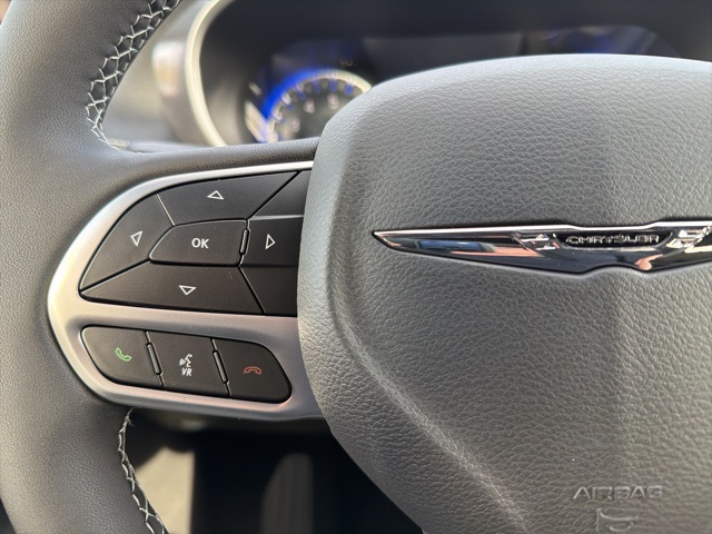 2026 Chrysler Pacifica photo 19