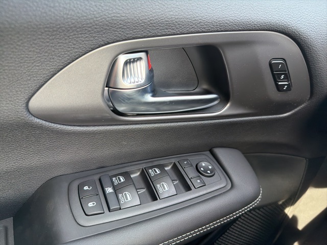 2026 Chrysler Pacifica photo 20