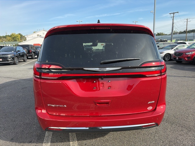 2026 Chrysler Pacifica photo 4