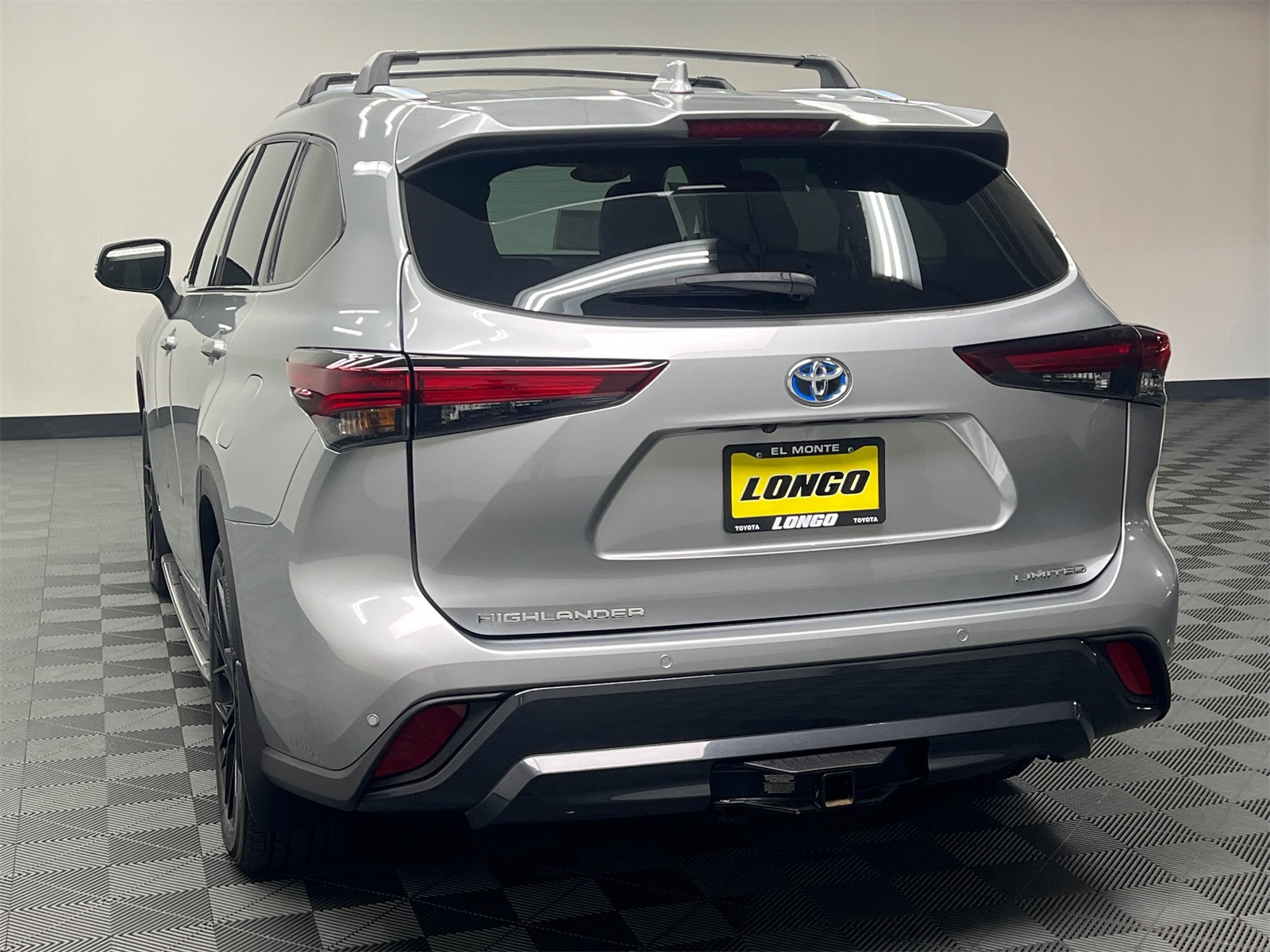 used 2024 Toyota Highlander Hybrid car, priced at $48,788