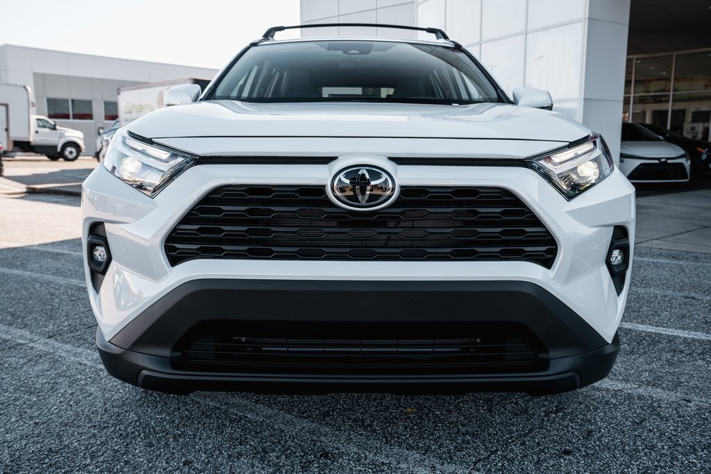 2025 Toyota RAV4 XLE photo 2