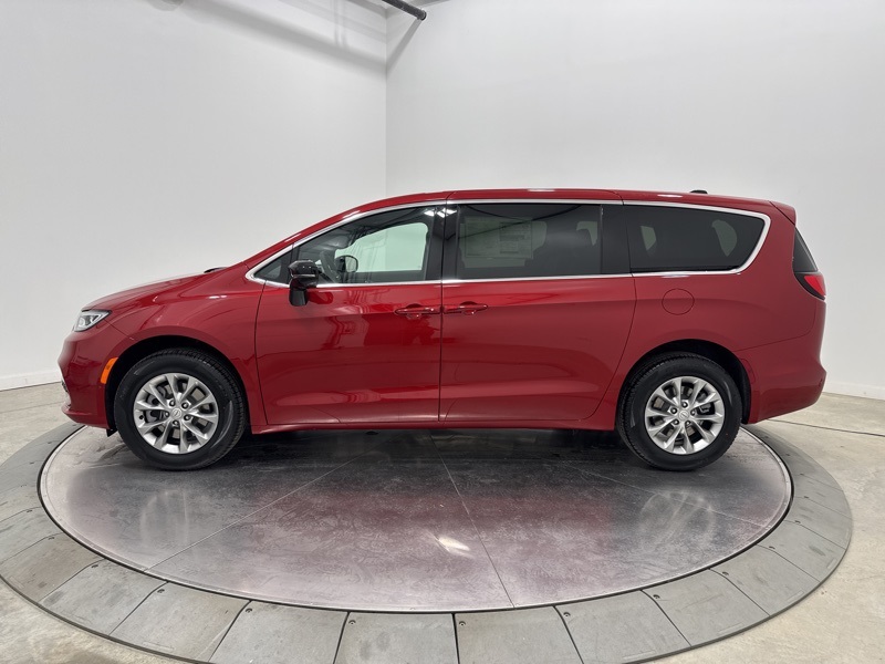 2026 Chrysler Pacifica Limited photo 4